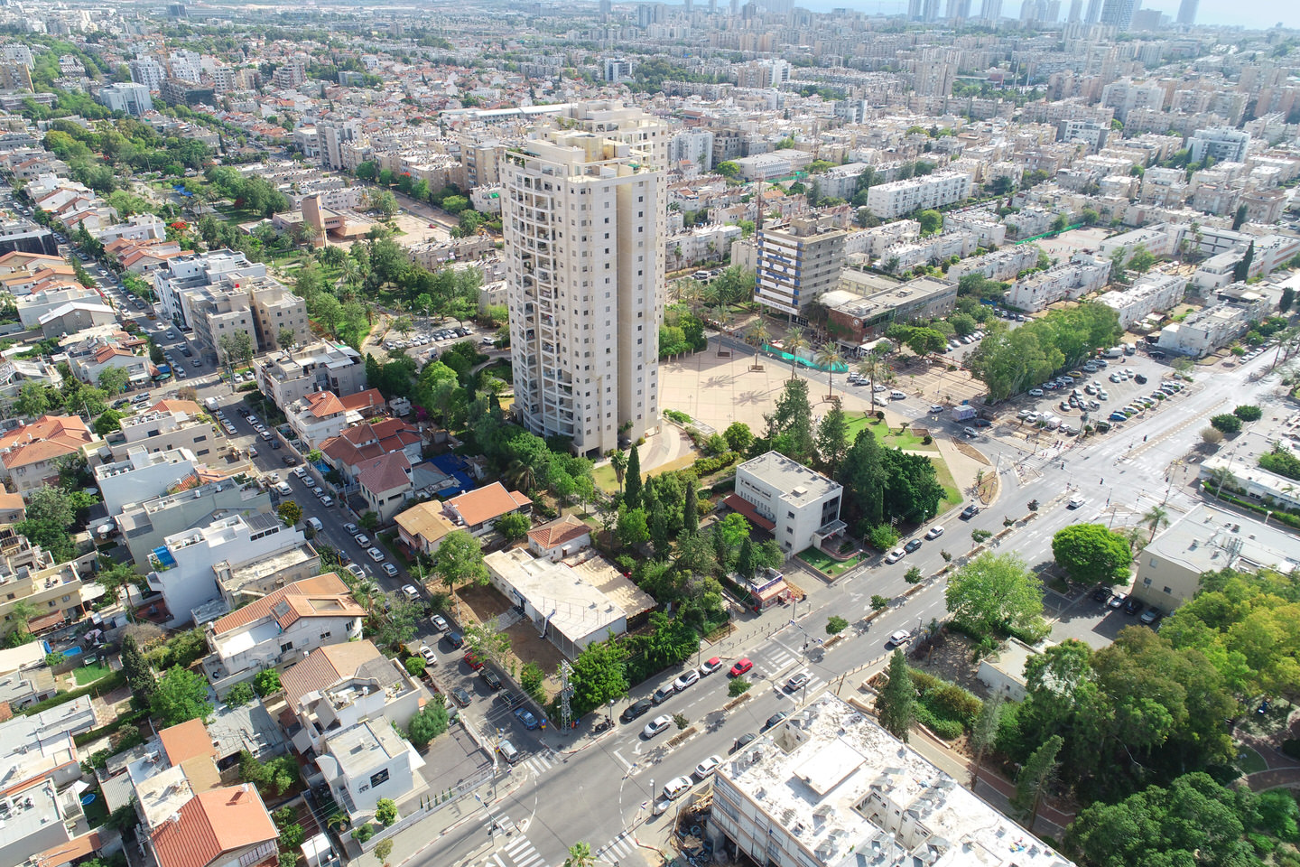 Arlozorov: A value-add development in the heart of Holon, at the intersection of Arlozorov and HaHistadrut Streets | Reality the Leading Group of Real Estate Investment Funds in Israel